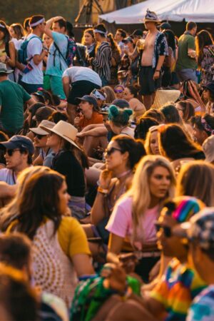 Zomerhitte op evenementen: waarom goede medische ondersteuning essentieel is - festival